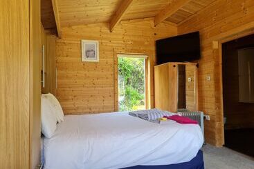 Remarkable 1 Bed Cabin In Hythe