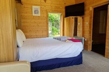 Remarkable 1 Bed Cabin In Hythe