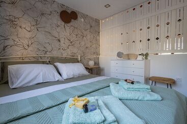 اقامتگاه Beachfronthouse In Aegina