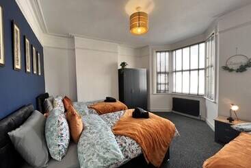 اقامتگاه Captivating 2bed House In Southend Pet Friendly!