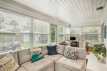 West Palm Beach Bungalow W/ Shared Backyard