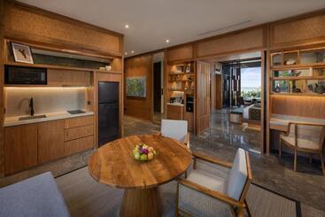 هتل Sumitra Luxury Villas A Pramana Experience