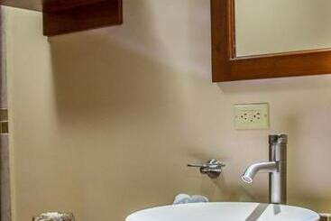 Bugambilias Suites