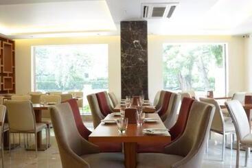 Hotel Connaught Royale