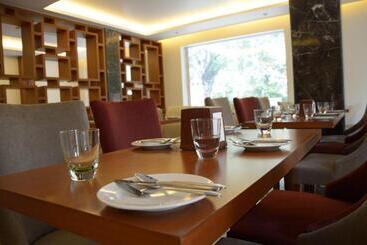 Hotel Connaught Royale