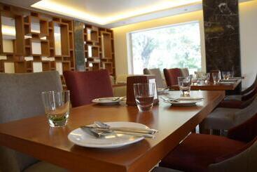 Hotel Connaught Royale