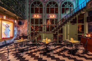 Hotel Connaught Royale