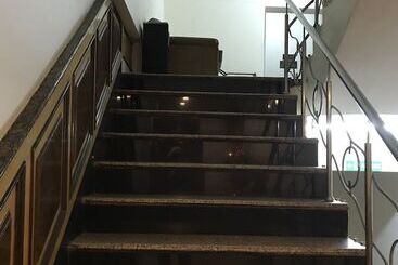 هتل Delite Sarovar Portico Faridabad