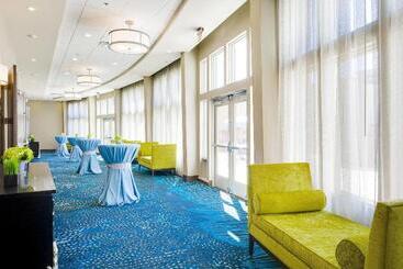 هتل Fairfield Inn & Suites By Marriott Savannah Downtown Historic District