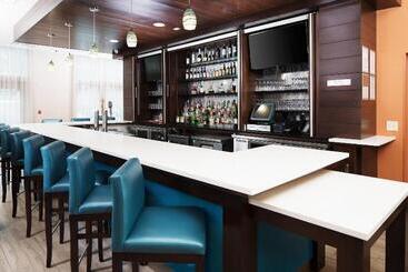 هتل Fairfield Inn & Suites By Marriott Savannah Downtown Historic District