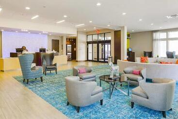 هتل Fairfield Inn & Suites By Marriott Savannah Downtown Historic District