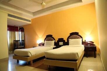 Hotel Hollyhock