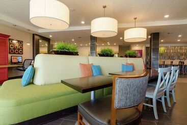هتل Home2 Suites By Hilton Portland