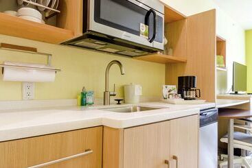 هتل Home2 Suites By Hilton Portland