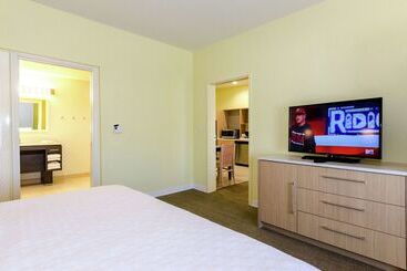 هتل Home2 Suites By Hilton Portland