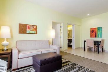 هتل Home2 Suites By Hilton Portland