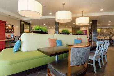 هتل Home2 Suites By Hilton Portland