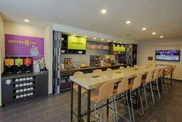 هتل Home2 Suites By Hilton Portland
