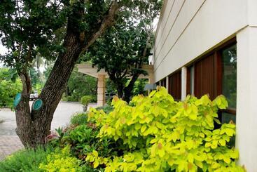 هتل Jade Green Hambantota
