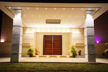 هتل Jade Green Hambantota