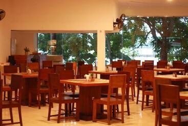 هتل Jade Green Hambantota