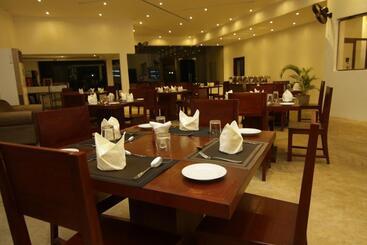 هتل Jade Green Hambantota