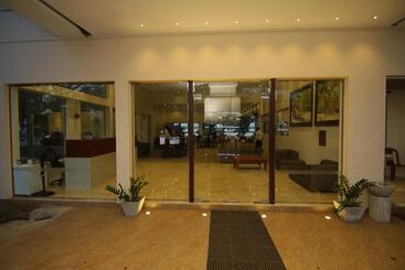 هتل Jade Green Hambantota
