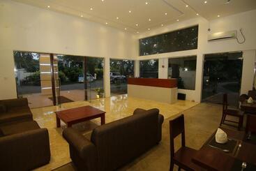 هتل Jade Green Hambantota