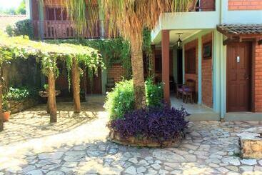 هتل Pousada Rancho Jarinu
