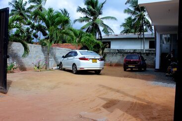 هتل Saara Beach