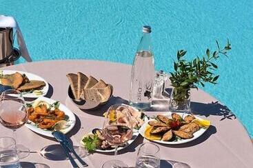 Isulella Hotel & Restaurant