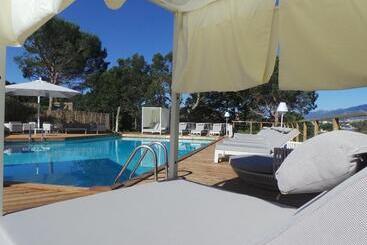 Isulella Hotel & Restaurant