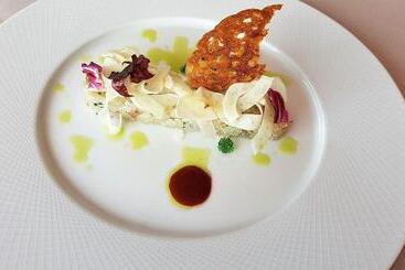 Isulella Hotel & Restaurant