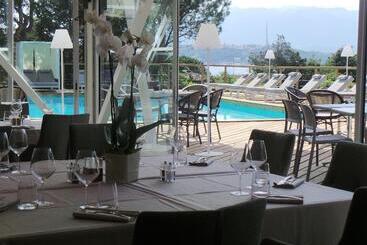 Isulella Hotel & Restaurant