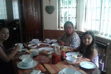 پانسیون Amanzi Guest House
