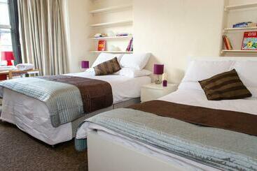 پانسیون Campbells Guest House