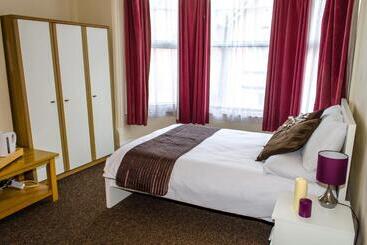پانسیون Campbells Guest House