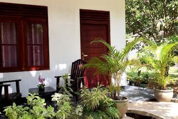 Damith Tourist Inn - Weligama