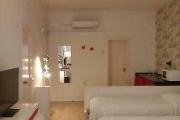 پانسیون Evora Inn