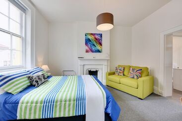 Portsea Place