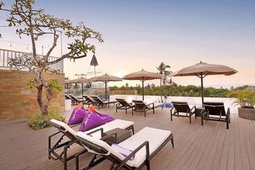 استراحتگاه Fox Hotel Jimbaran Beach