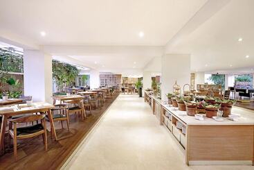 استراحتگاه Fox Hotel Jimbaran Beach