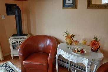 Tucker House Inn