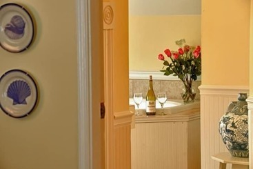 Tucker House Inn