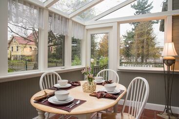 Tucker House Inn