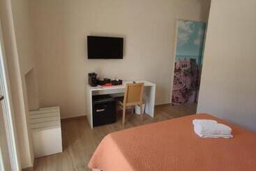 تختخواب و صبحانه Giorgia House