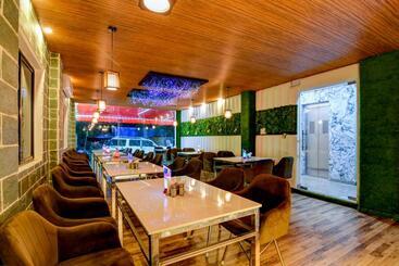 호텔 Townhouse 1250 It Cafe & Residence