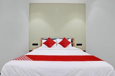 Oyo Flagship Hotel Laksh View