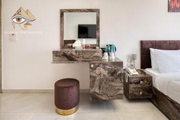 هاستل Shadow Pyramids Suites And Jacuzzi