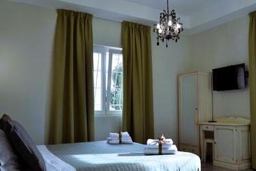 تختخواب و صبحانه La Magnolia 140